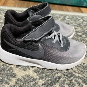 Nike vh2 toddlers shoes